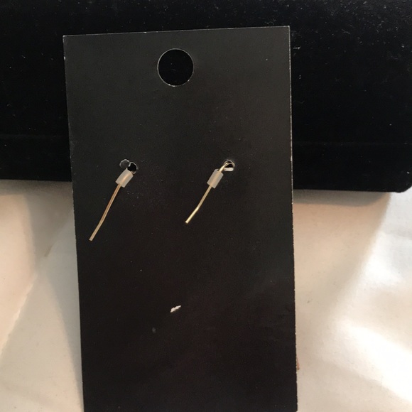 Earrings - Picture 2 of 3